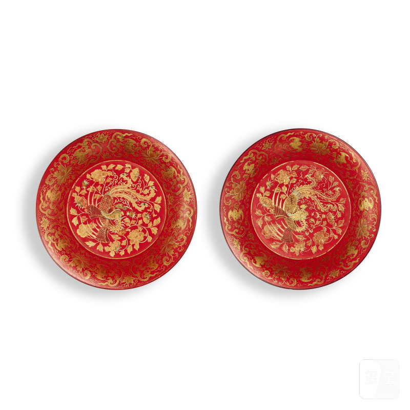 A pair of gilt-decorated cinnabar lacquered 'phoenix and peony' dishes, Mark and period of Qianlong | 清乾隆 朱漆描金鳳穿牡丹紋盤一對 《大清乾隆年製》款